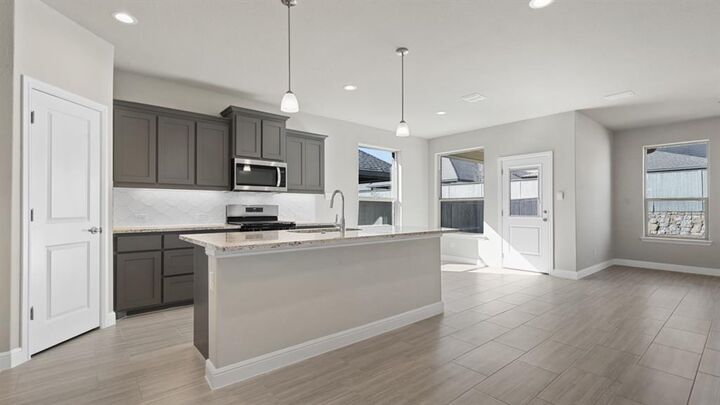 Property Photo:  1004 Pearl Place  TX 76247 