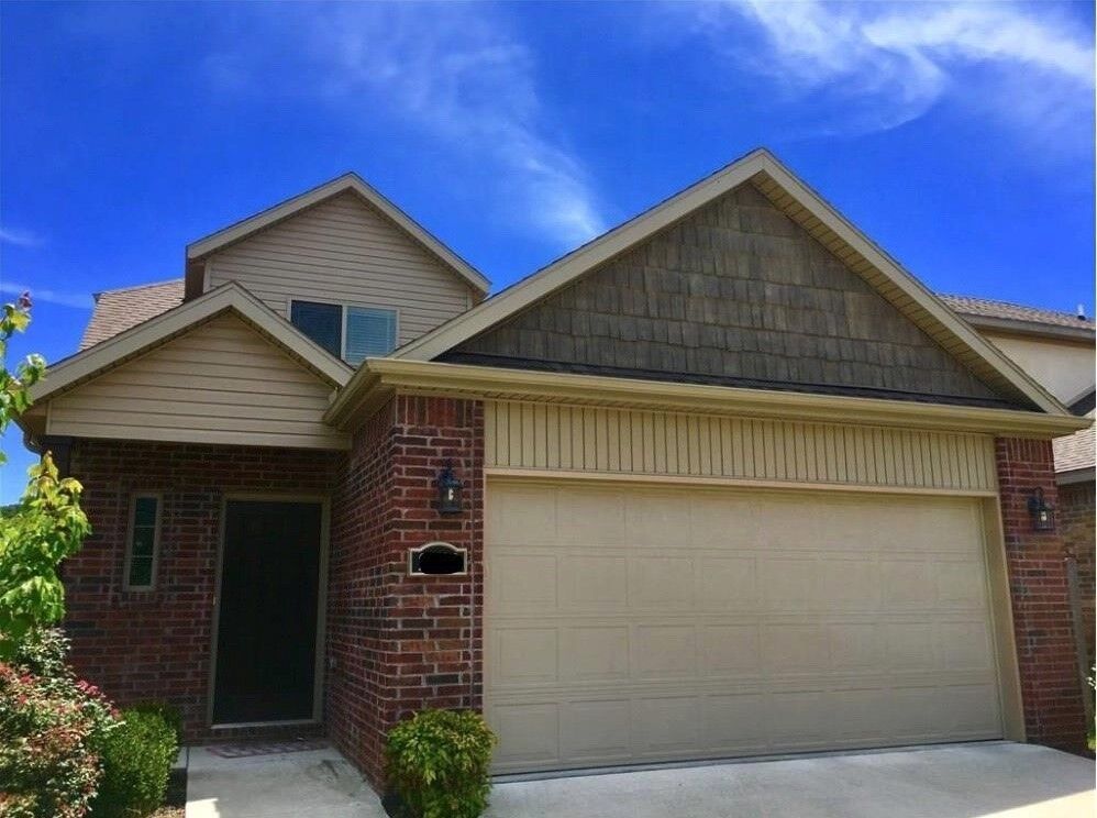 Property Photo:  2638 N Valencia Avenue  AR 72703 
