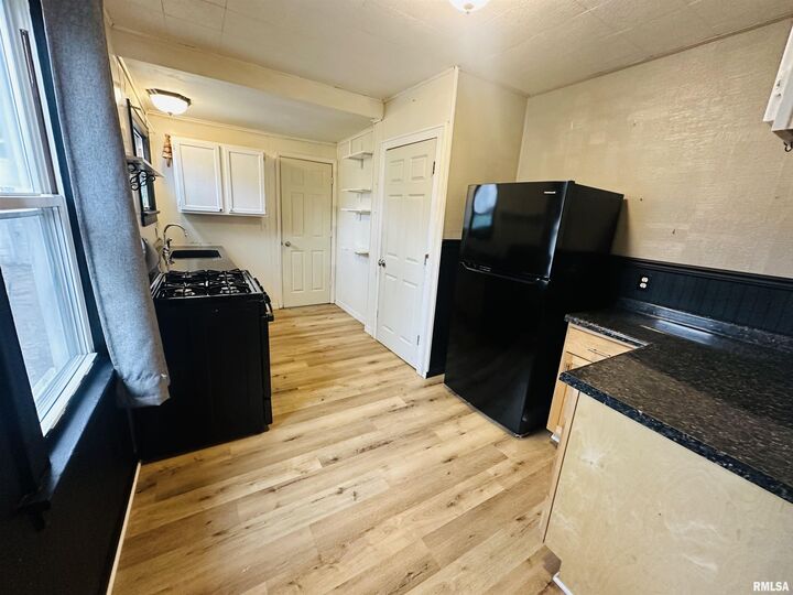 Property Photo: 1317 S 11th Street IL 61554