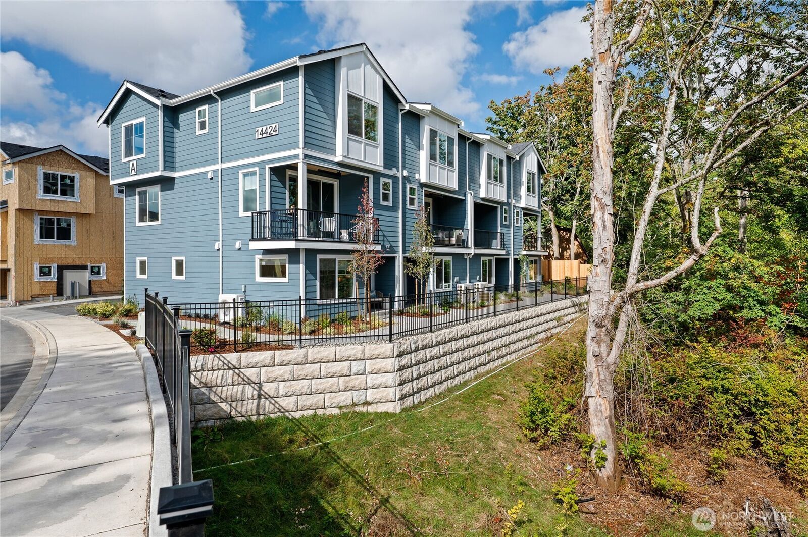 Property Photo:  14424  Madison Way G5  WA 98087 