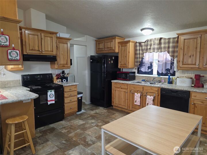 Property Photo:  51103  Lawson Street  OR 97862 