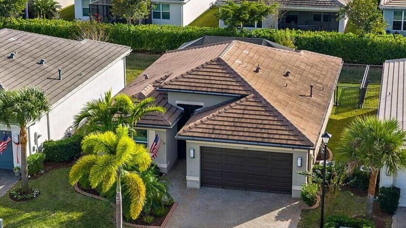 Property Photo: 11392 SW Carlisle Crossing Avenue FL 34987