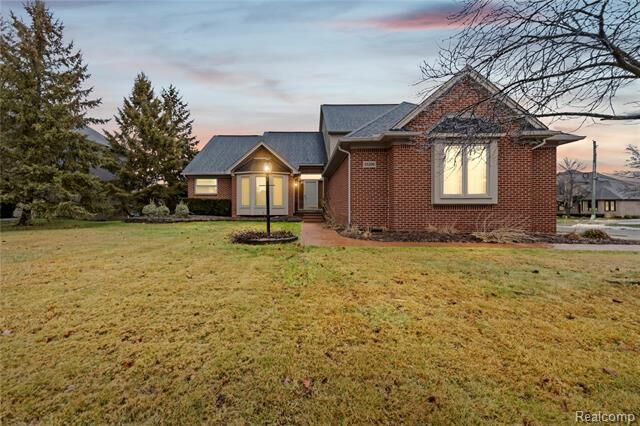 Property Photo: 55206 Leonard Court MI 48316