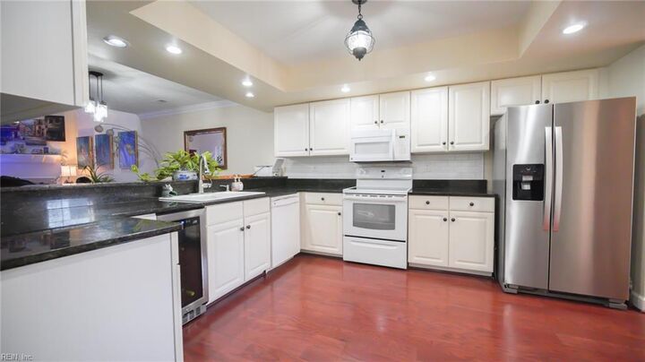 Property Photo:  208 Genoa Dr 17  VA 23664 