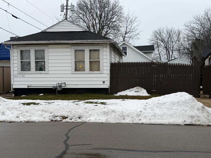 Property Photo:  1204 Newman Street  WI 53545 