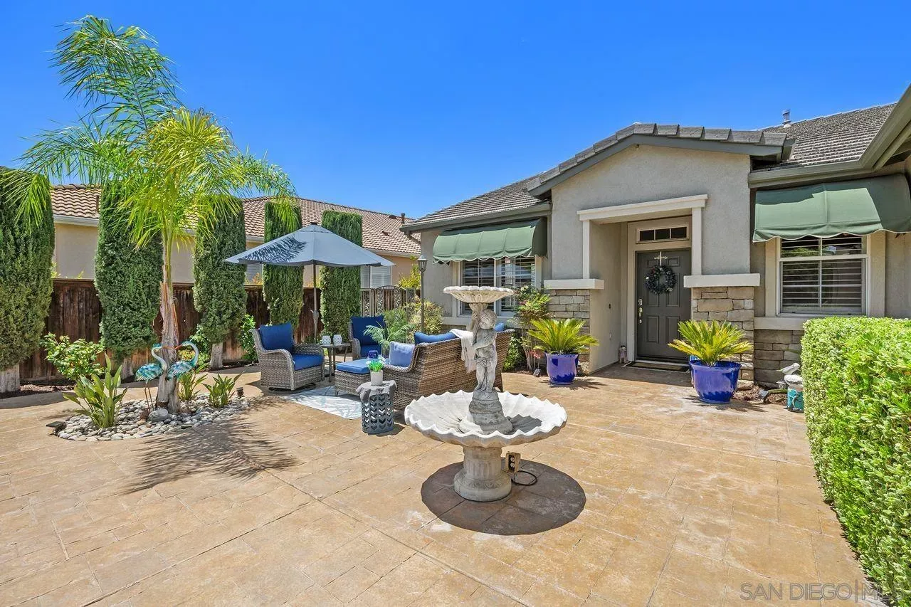 Property Photo:  39563 Freemark Abbey  CA 92563 