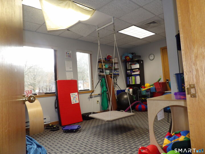 Property Photo:  20 Avon Meadow Lane 2  CT 06001 