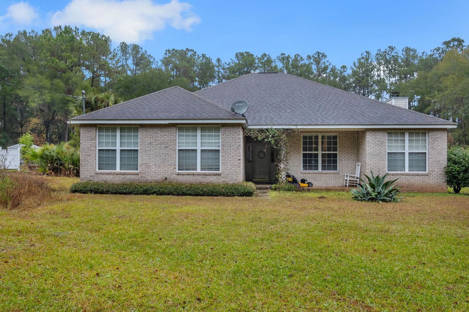 Property Photo: 2106 Bloxham Cutoff Road FL 32327