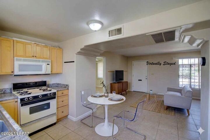 Property Photo: 135 S Paseo Quinta C AZ 85614