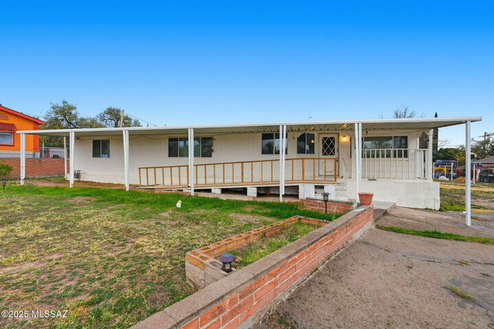 Property Photo: 2245 W Camino Amigo AZ 85623