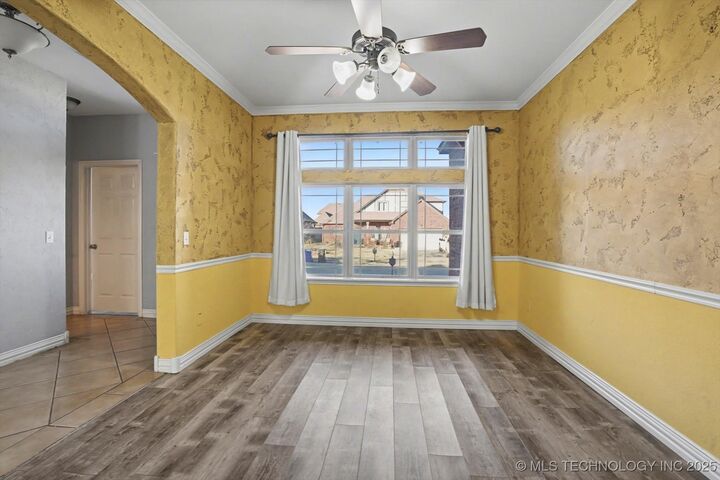 Property Photo:  2619 S 14th Place  OK 74012 