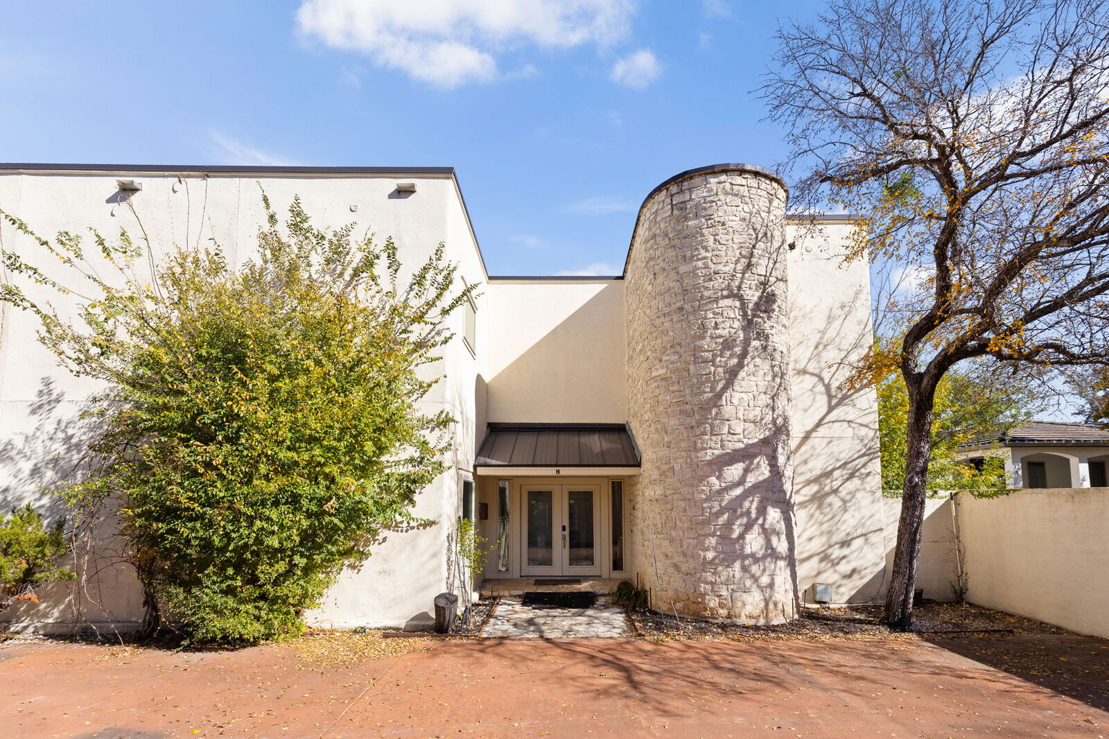 Property Photo:  1 Crystal Springs Court Court H  TX 78738 