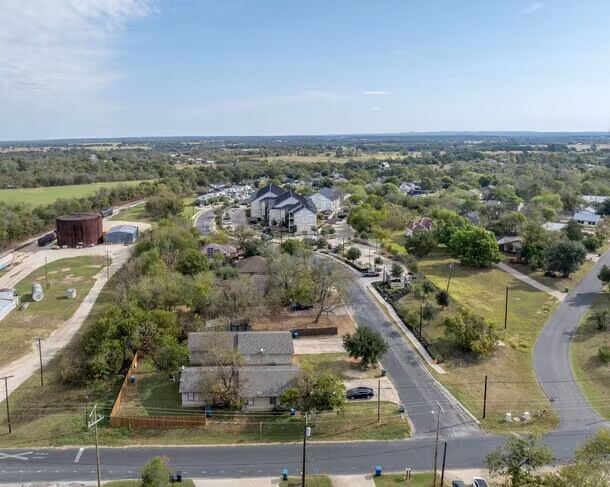 Property Photo: 200 Maple Lane 1302 TX 78621