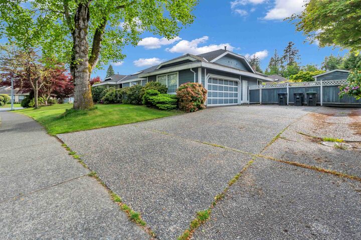2151 148A Street — photo 1