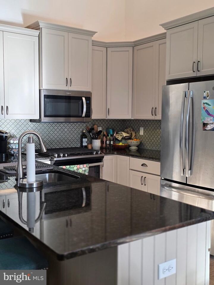 Property Photo:  202 Mission Lane  PA 19054 