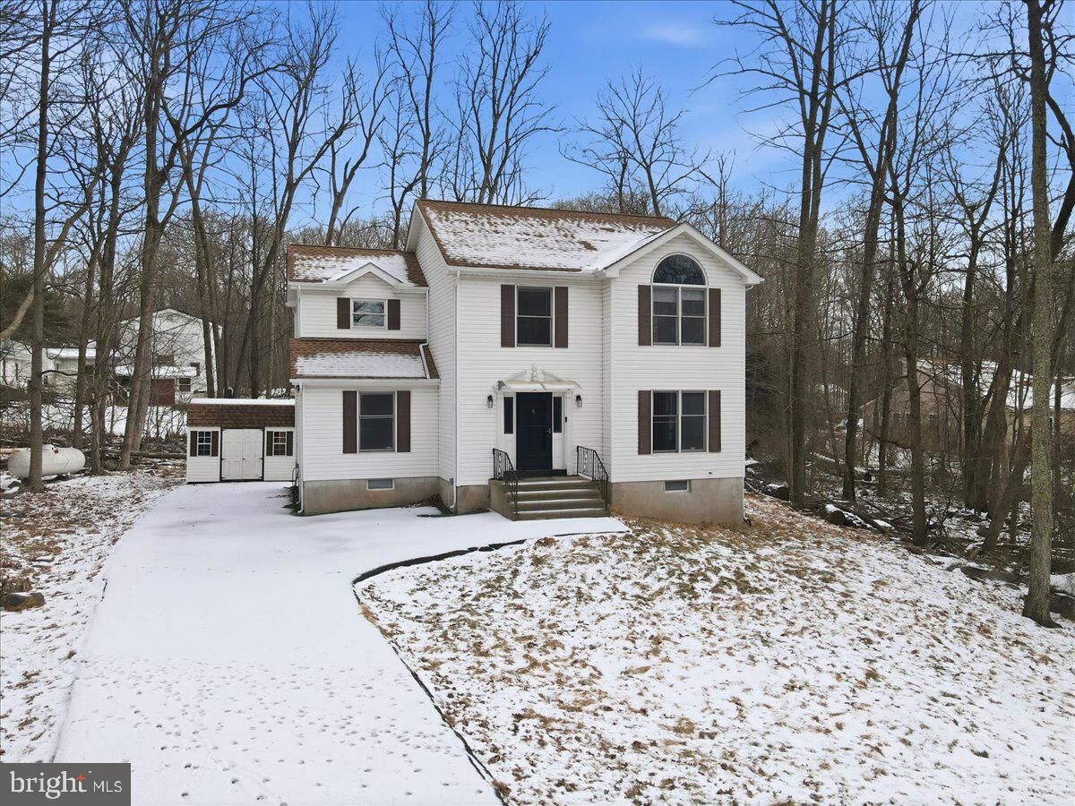 Property Photo:  5528 Elmwood Drive  PA 18372 
