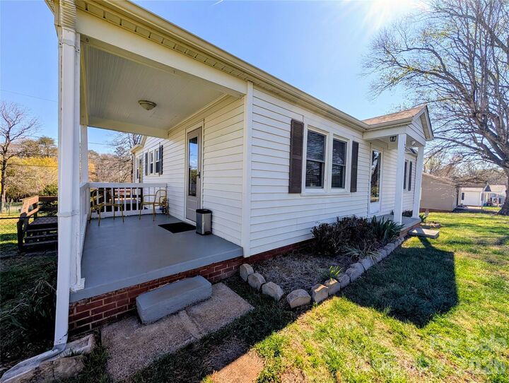 Property Photo:  122 Murphy Court  NC 28655 