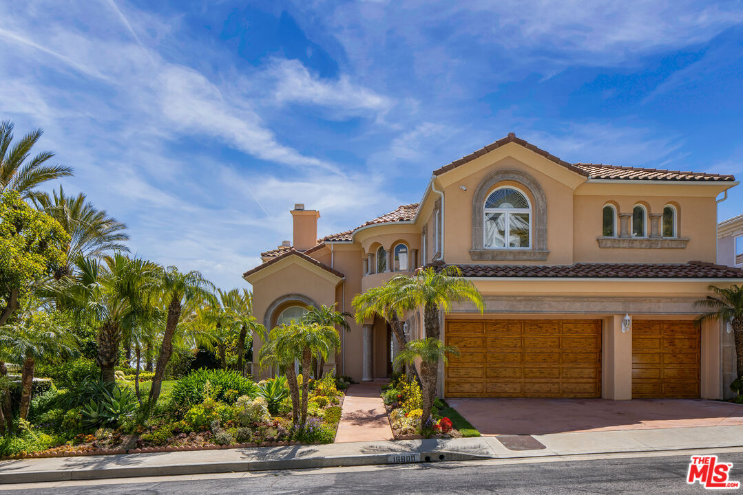 Property Photo: 16800 Calle Montecito CA 90272