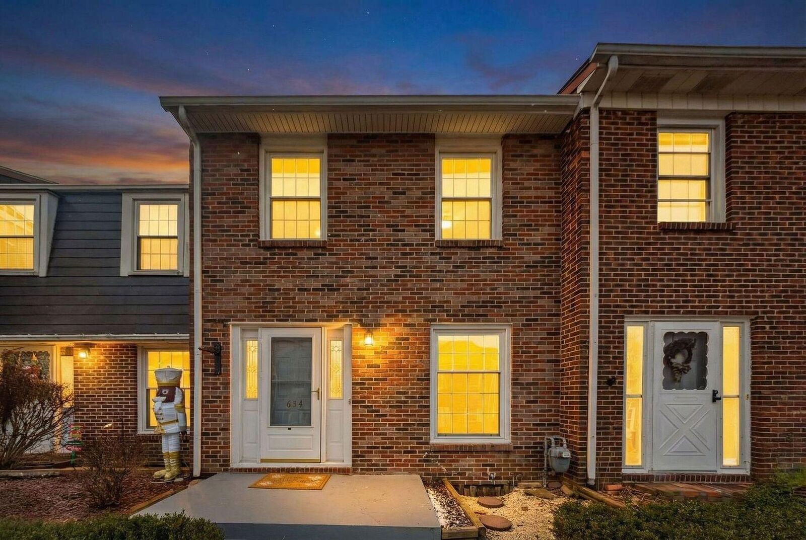 Property Photo:  634 Dlyn Street  OH 43228 