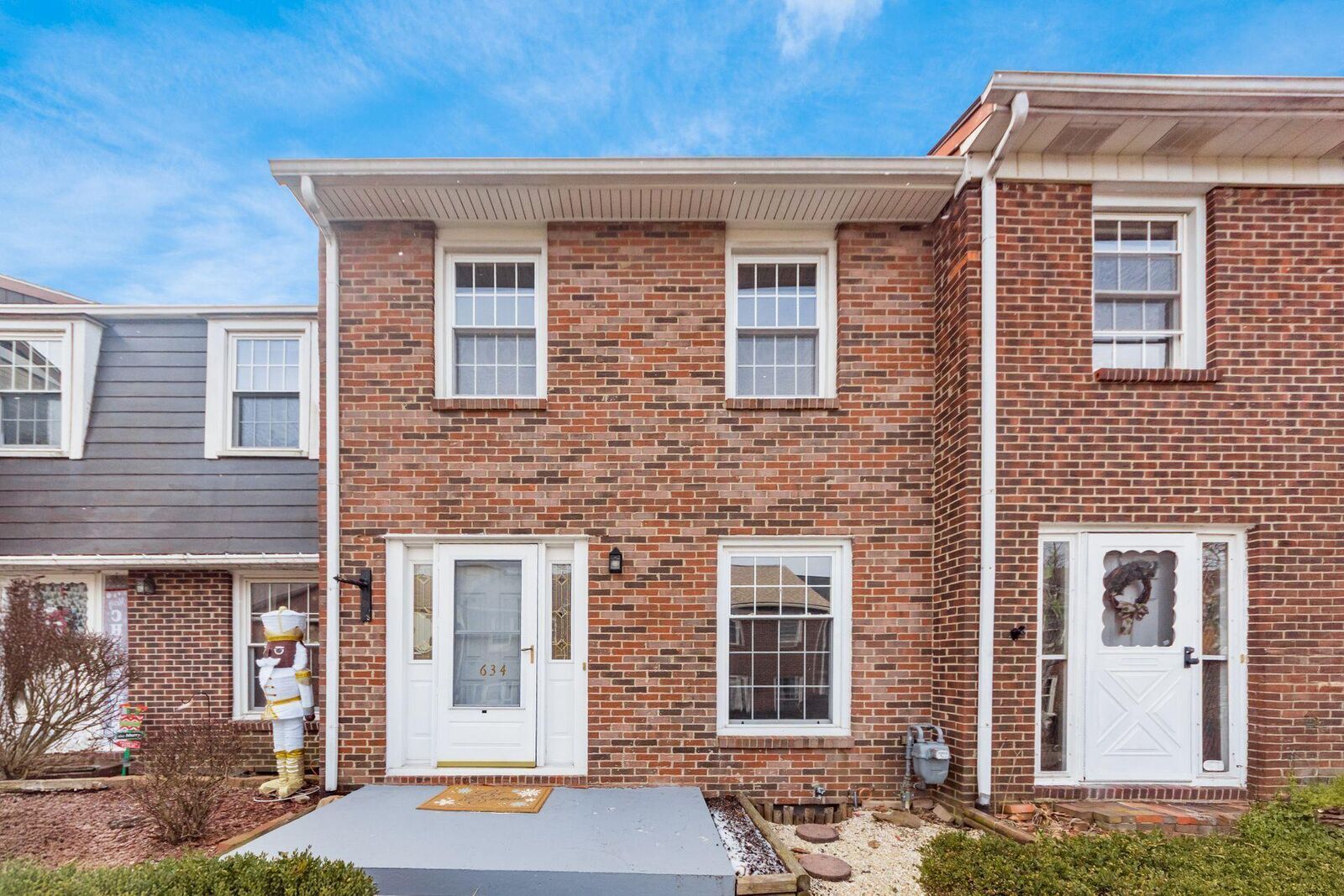 Property Photo:  634 Dlyn Street  OH 43228 