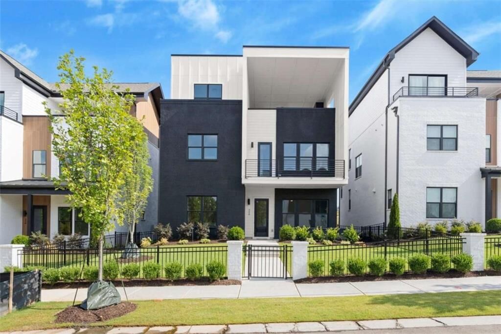 Property Photo:  326 Treble Way  GA 30009 