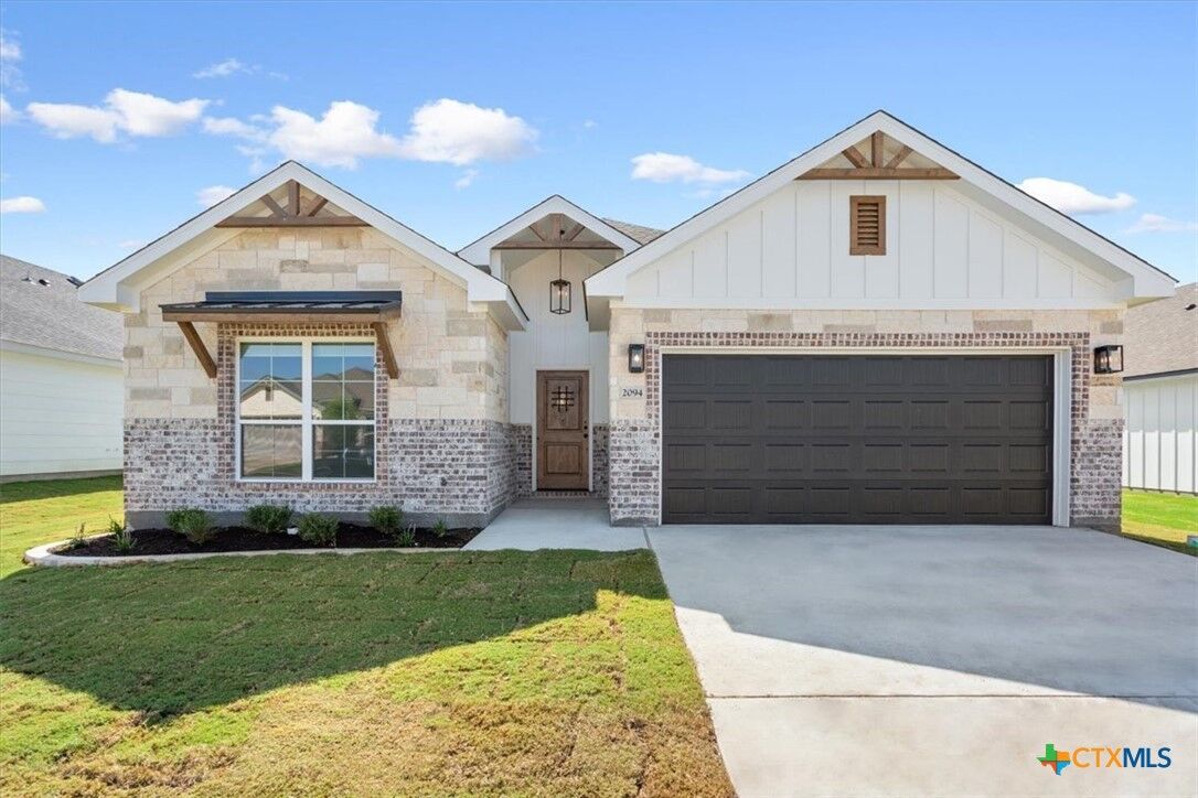 Property Photo:  2094 Mercer Street  TX 76559 