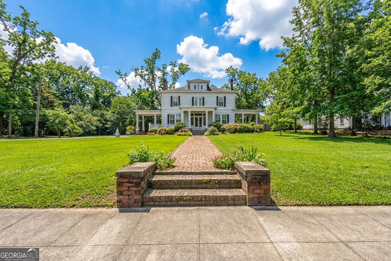 Property Photo:  334 Heard Street  GA 30635 