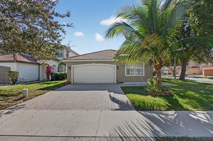 Property Photo:  4064 Crescent Creek Dr  FL 33073 