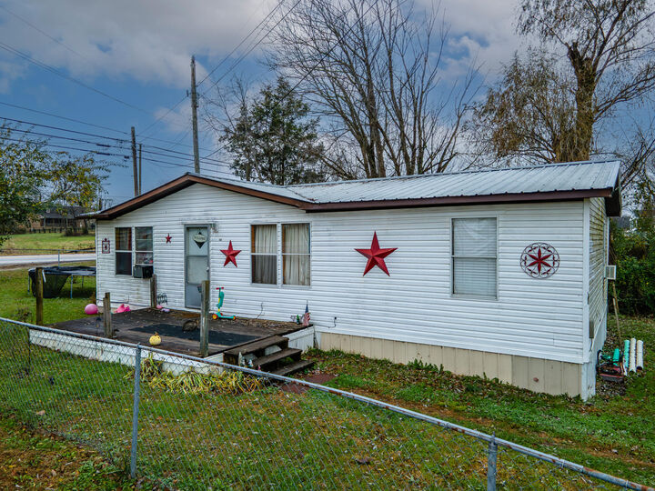 Property Photo:  5852 E Hwy 60  KY 40360 