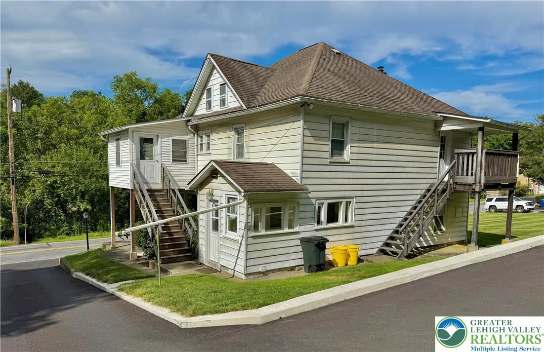 Property Photo:  1368 Five Points Richmond Road  PA 18013 