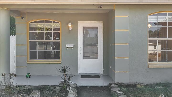 Property Photo: 1926 29th Avenue N FL 33713