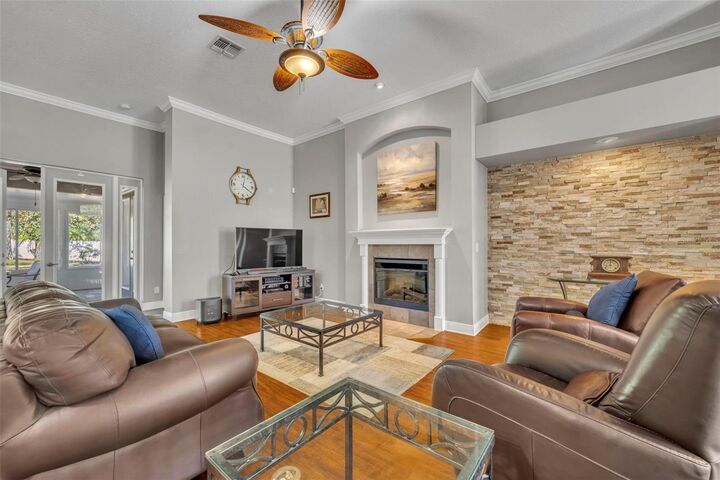 Property Photo:  419 E Blue Water Edge Drive  FL 32736 