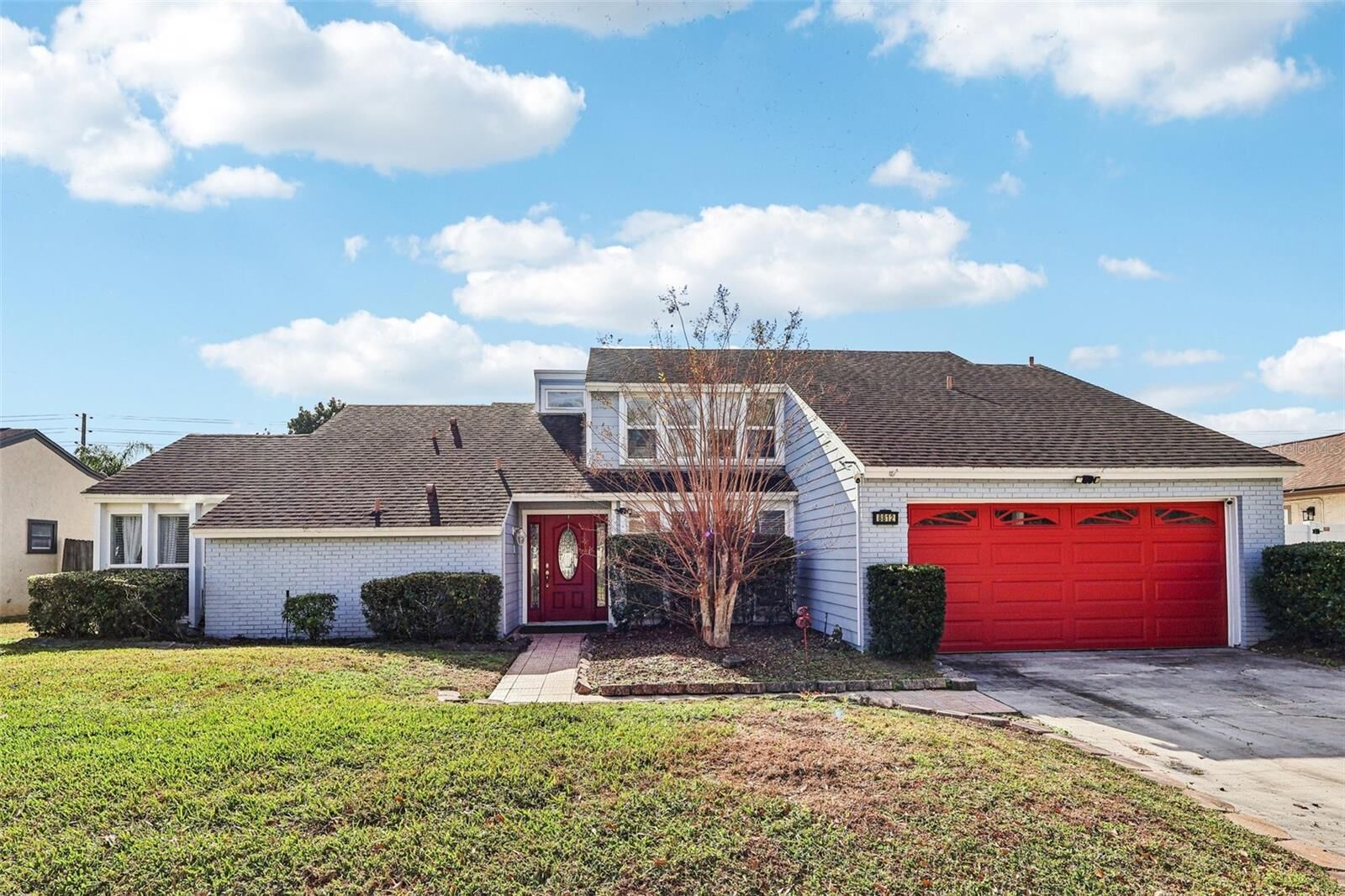 Property Photo: 8812 S Shadow Bay Drive FL 32825