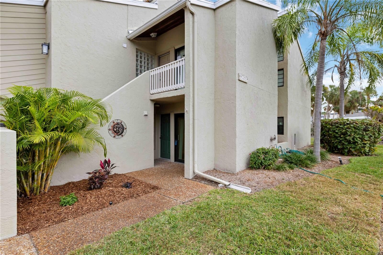 Property Photo:  5260 Gulf Of Mexico Drive 401  FL 34228 