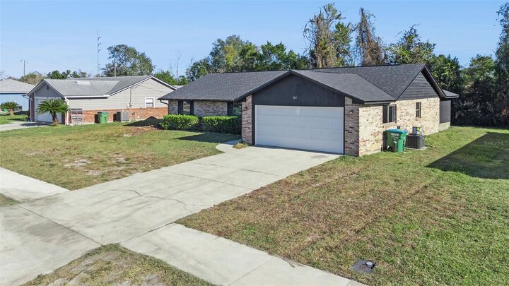 Property Photo: 861 Shenandoah Avenue FL 32725