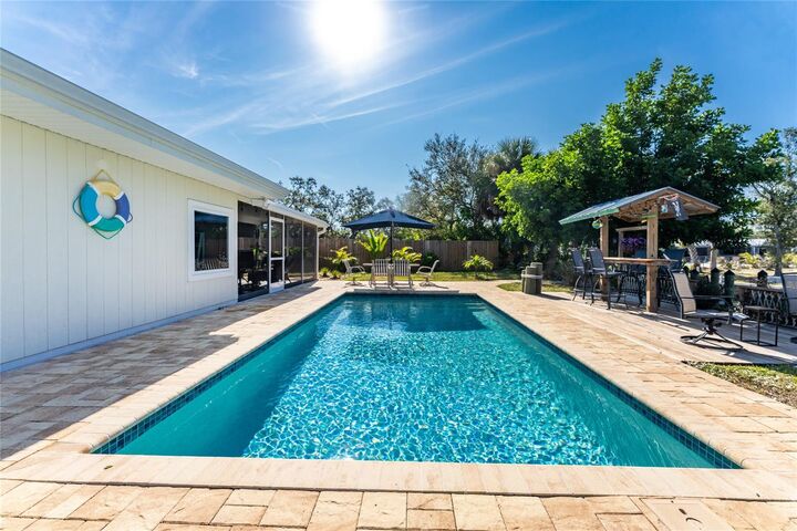 Property Photo: 501 Canal Way FL 34275