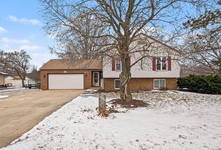 Property Photo:  25327 W Reed Street  IL 60410 