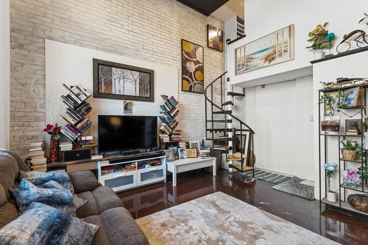 Property Photo:  40 N Tower Road 1E  IL 60523 