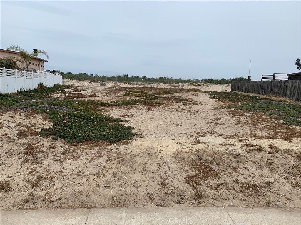 Property Photo:  4901 Catamaran  CA 93035 