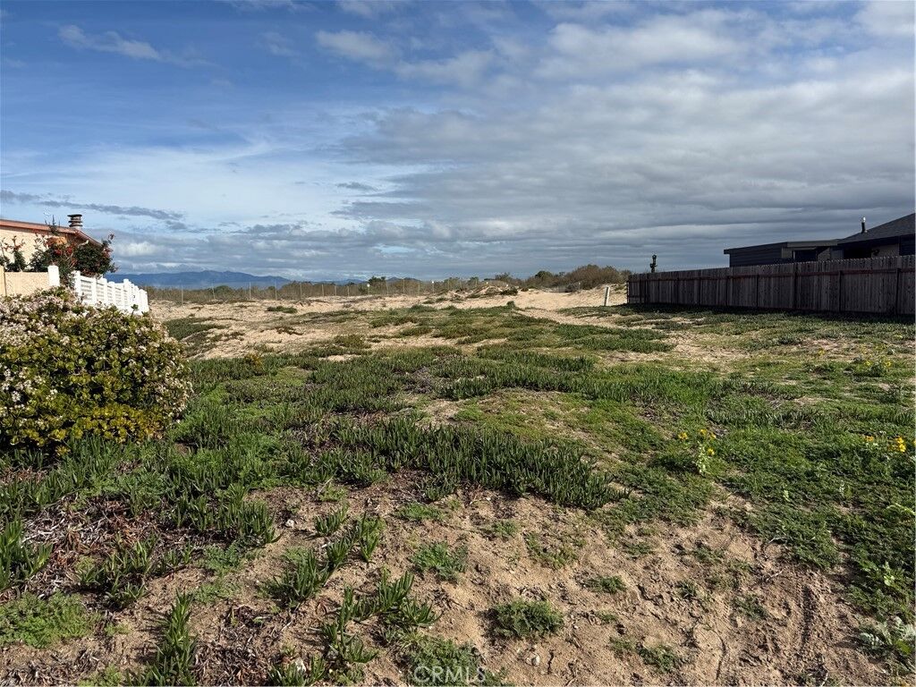 Property Photo: 4901 Catamaran CA 93035