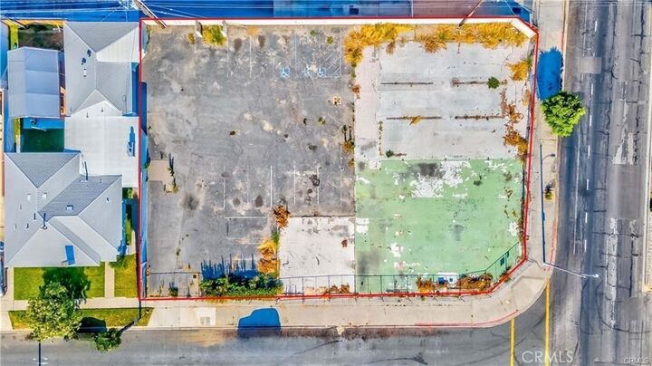 Property Photo:  2416 E Alondra  CA 90221 