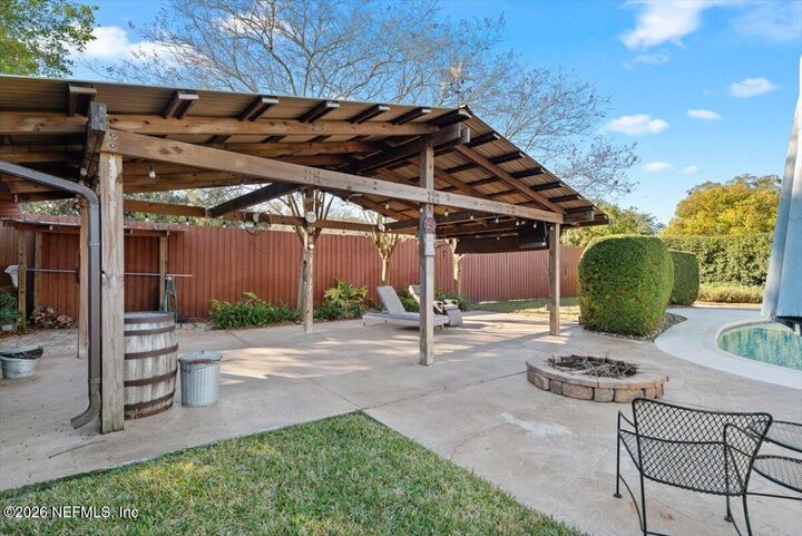 Property Photo:  8134 Veracruz Drive  FL 32211 