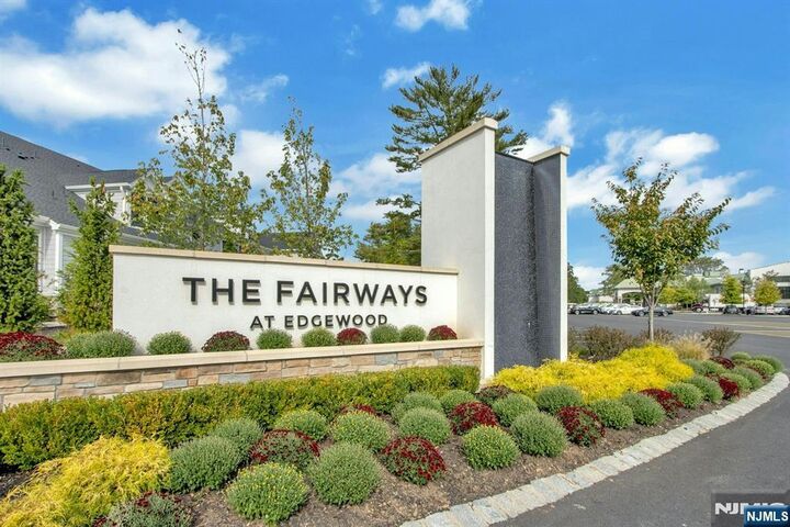 Property Photo:  31 St Andrews Circle  NJ 07675 