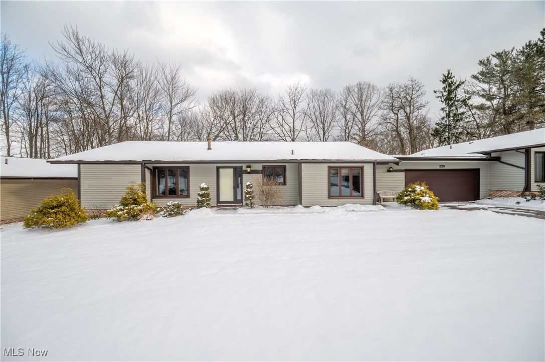 Property Photo: 6942 Woodwalk Drive OH 44141