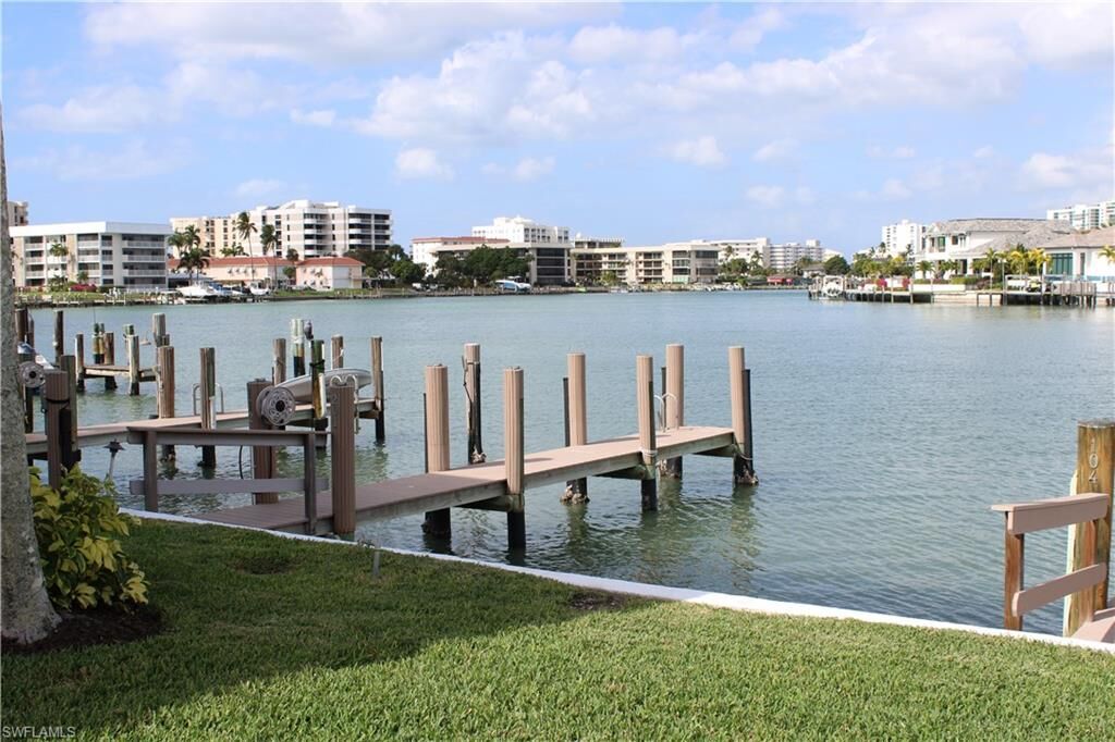 Property Photo:  333 Harbour Dr 109  FL 34103 