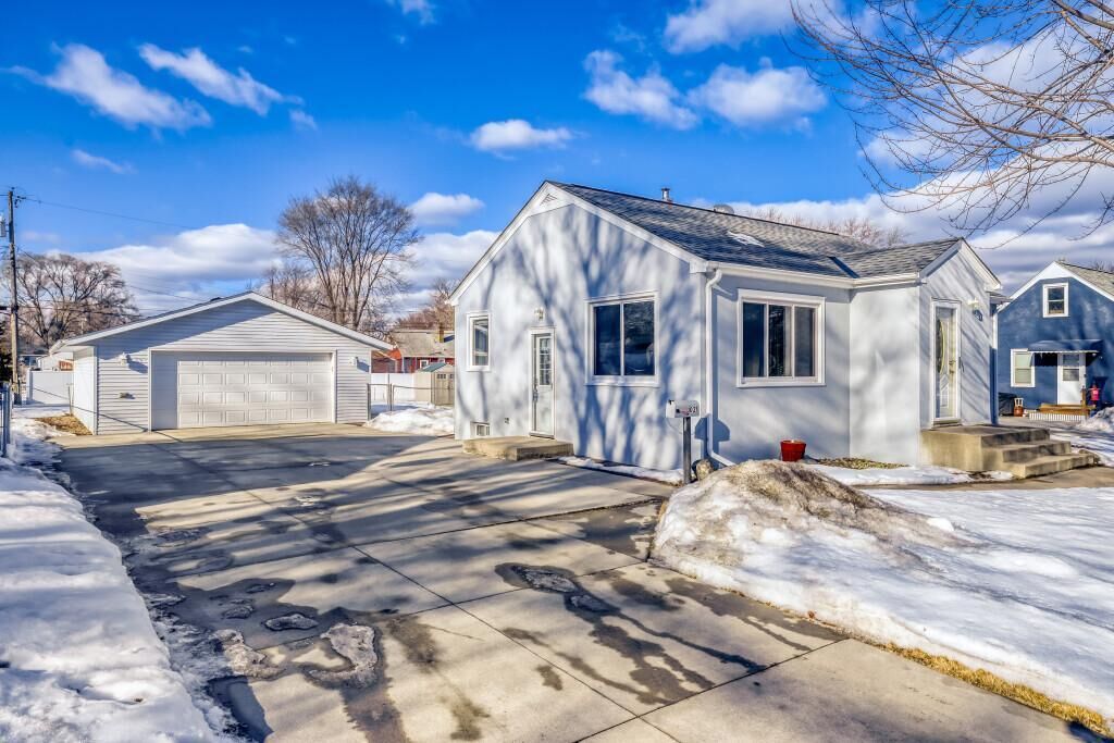 Property Photo: 1021 Marshall Avenue MN 55071