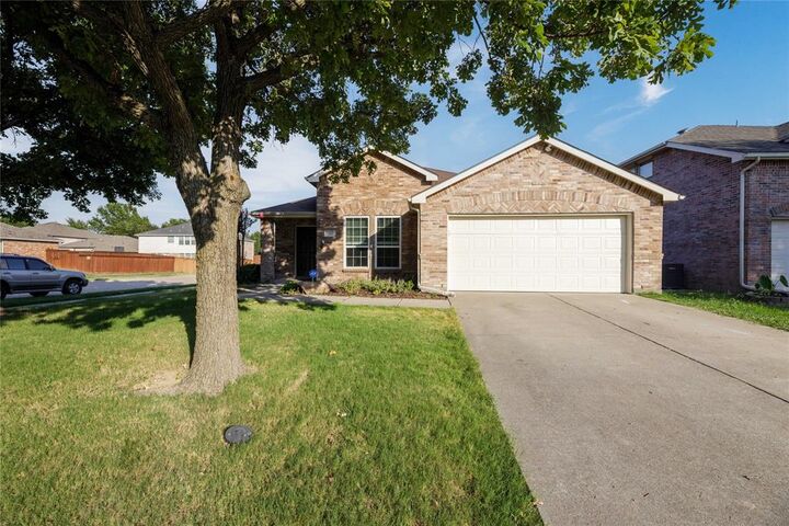 Property Photo: 2312 Eisenhower Drive TX 75071