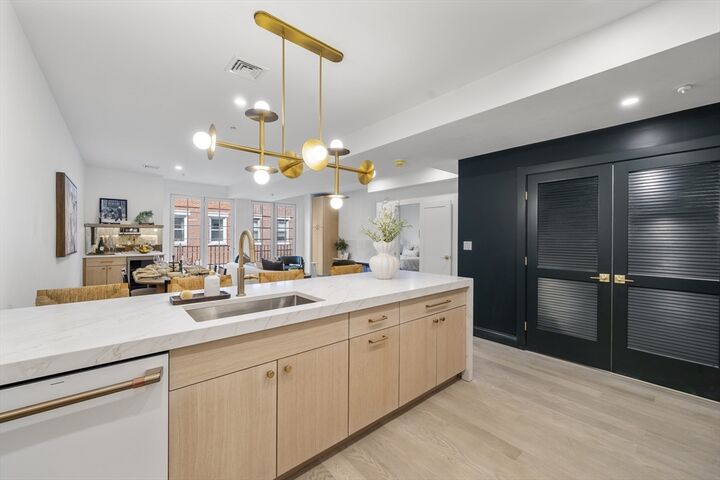 Property Photo:  51 North Margin St 4  MA 02113 