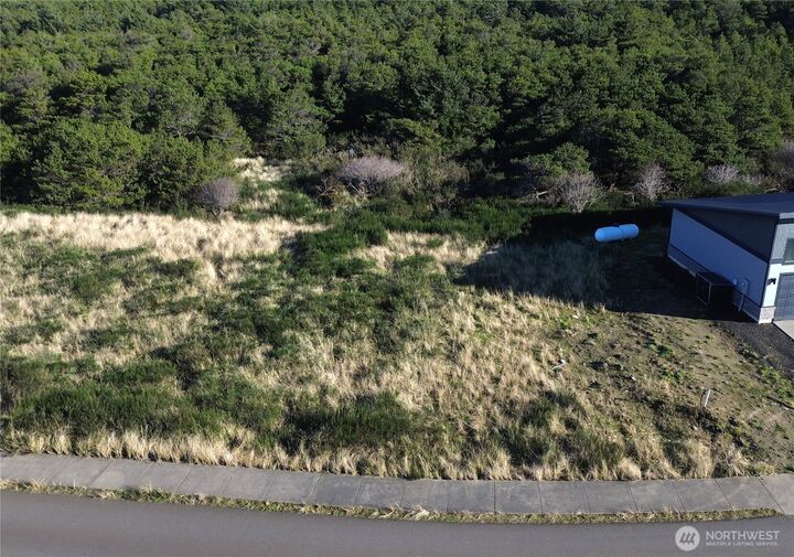 Property Photo:  1332  Cohasset Crest  N  WA 98595 