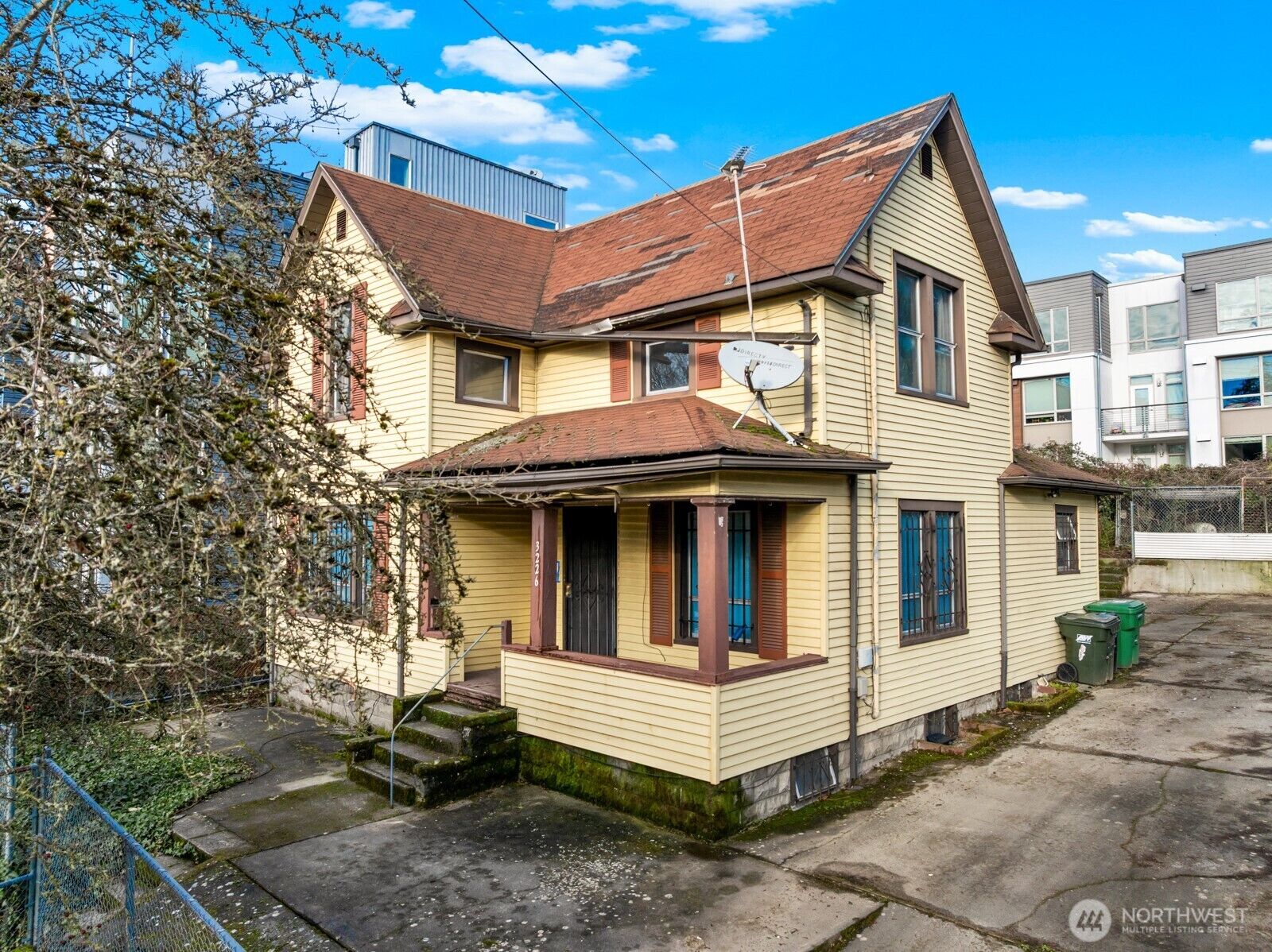 Property Photo: 3226 S Edmunds Street WA 98118